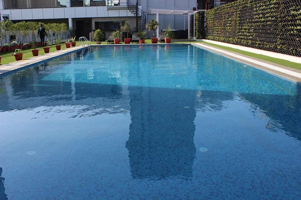 Xenious World Square Hotel Ghaziabad Exterior foto