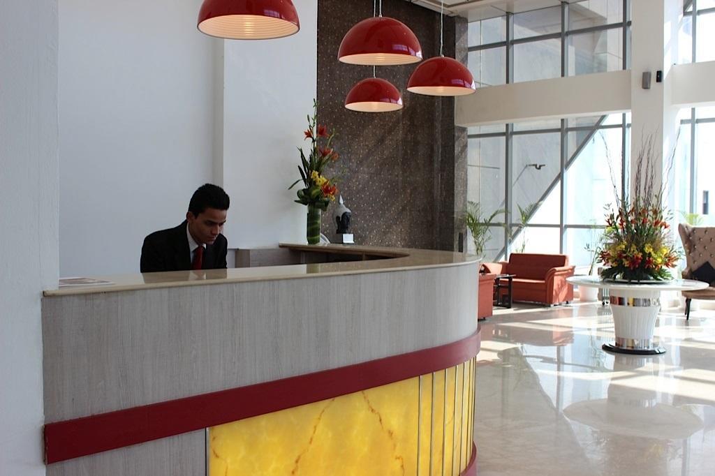 Xenious World Square Hotel Ghaziabad Exterior foto