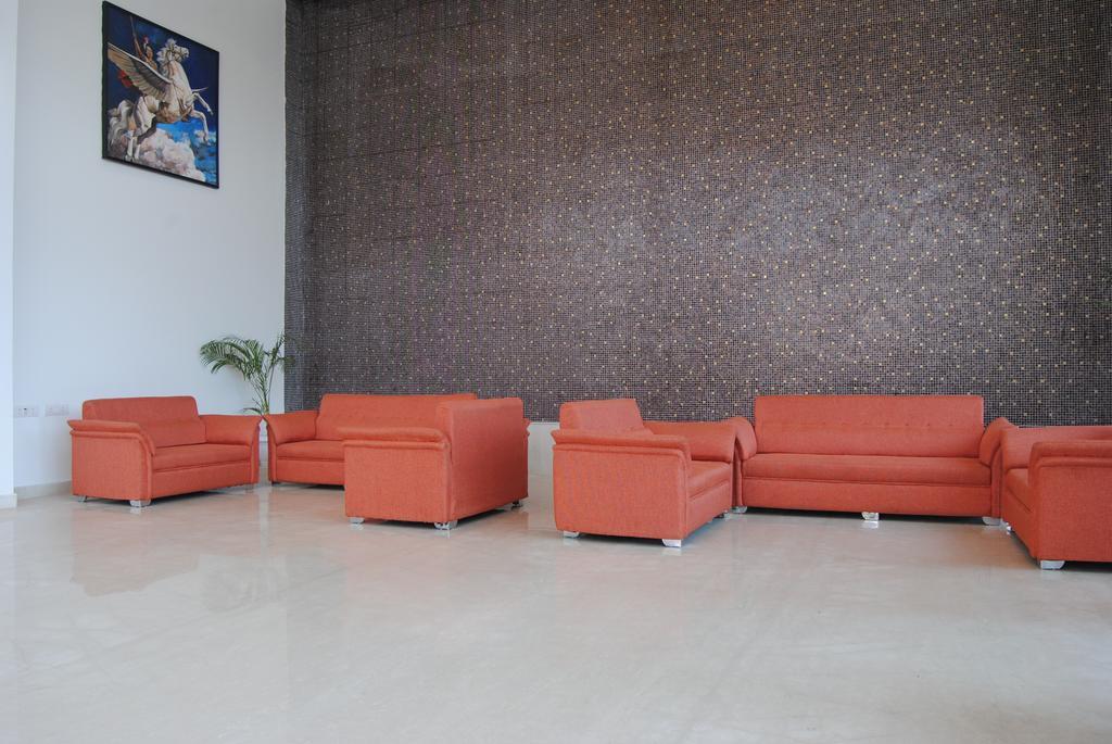 Xenious World Square Hotel Ghaziabad Exterior foto